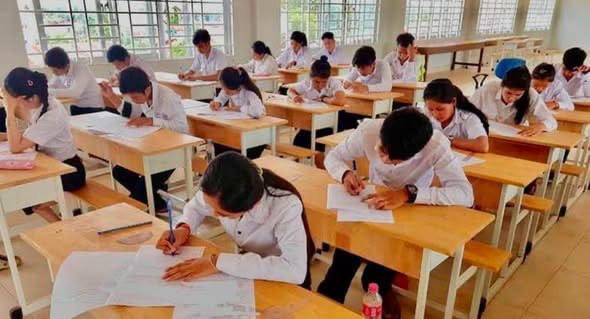 ក្រសួងអប់រំចាប់ផ្តើមផ្តល់វិញ្ញាបនបត្របណ្តោះអាសន្នដល់សិស្សប្រឡងបាក់ឌុបជាប់ដោយឥតគិតថ្លៃ